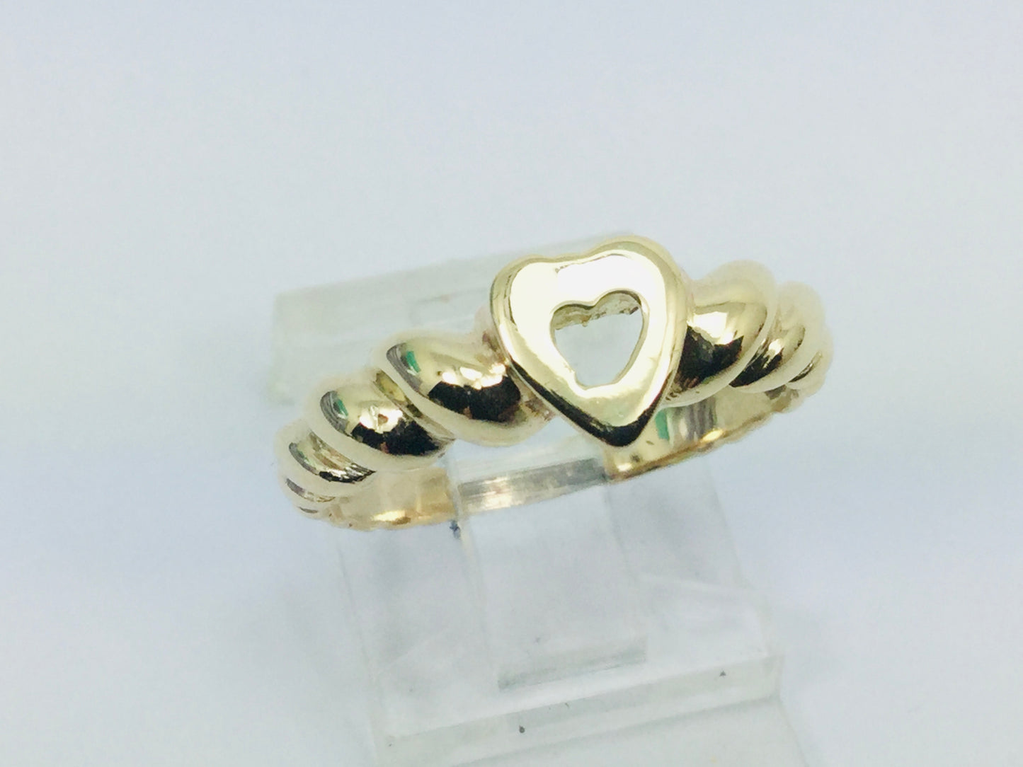 10k Yellow Gold Heart Love Twist Ring
