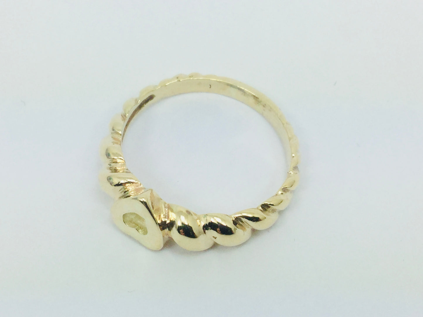10k Yellow Gold Heart Love Twist Ring