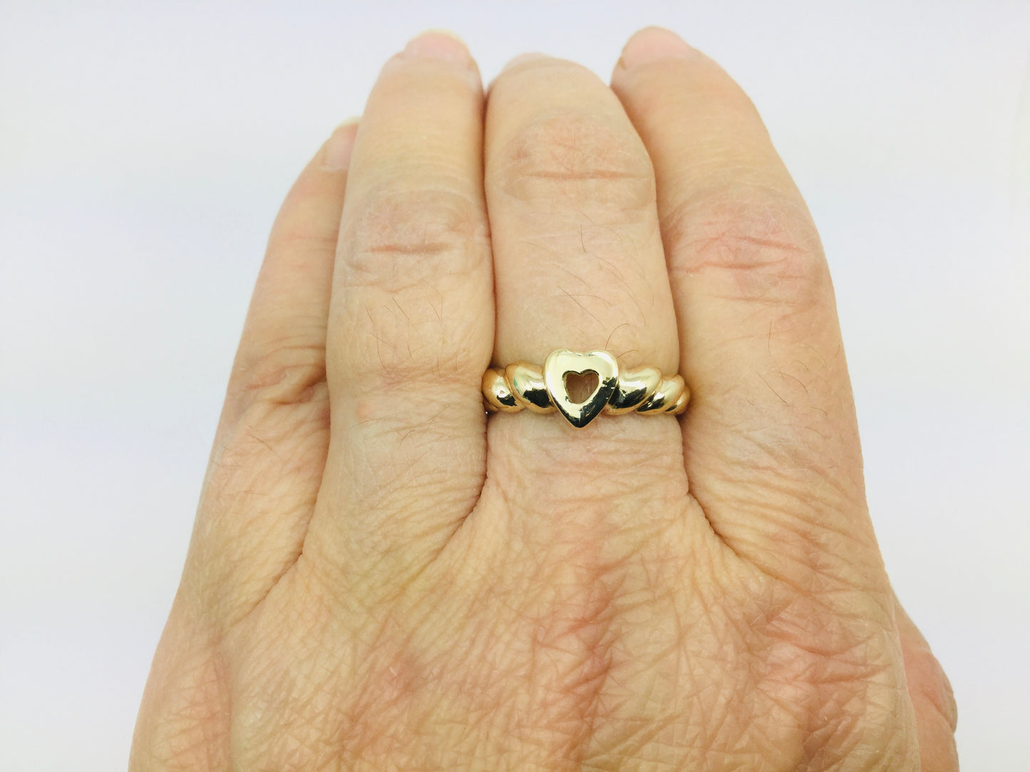 10k Yellow Gold Heart Love Twist Ring