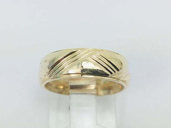 10k Yellow Gold Geometric Lines Pattern Band Ring