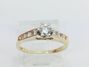 14k Yellow Gold Round Cut 30pt Diamond Solitaire with Accents Ring