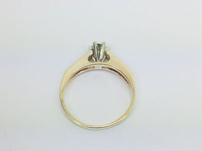 14k Yellow Gold Round Cut 30pt Diamond Solitaire with Accents Ring
