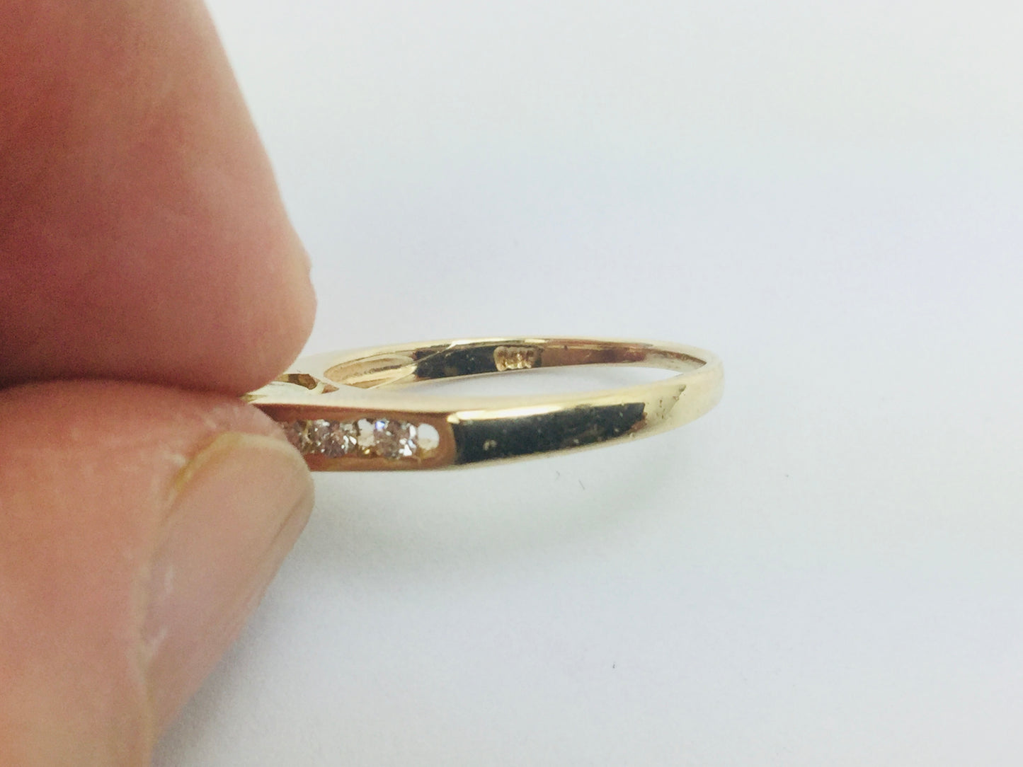 14k Yellow Gold Round Cut 30pt Diamond Solitaire with Accents Ring