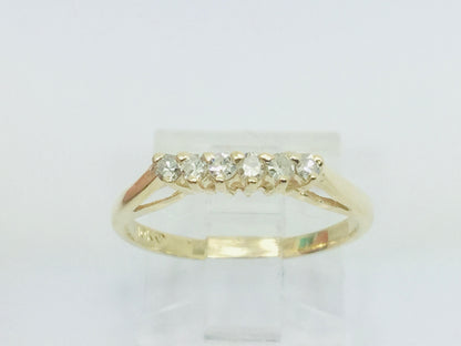10k Yellow Gold Round Cut 20c1.5t Row Set Diamond Ring