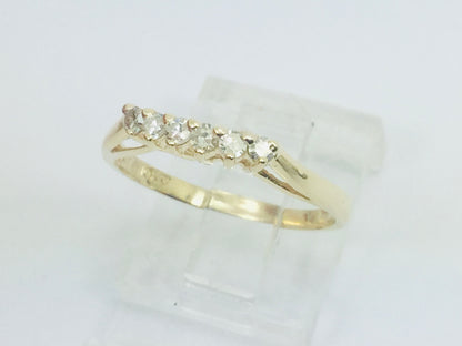 10k Yellow Gold Round Cut 20c1.5t Row Set Diamond Ring