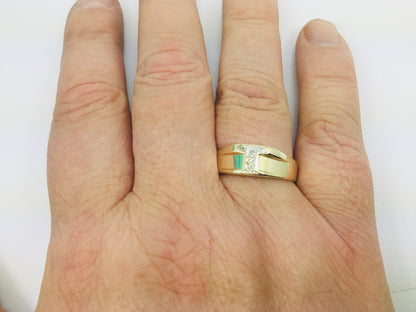10k Yellow Gold Round Cut 5pt Diamond Letter 'T' Initial Ring