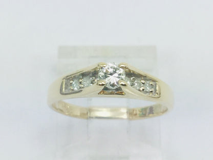 14k Yellow Gold Round Cut 25pt Diamond Solitaire with Accents Ring