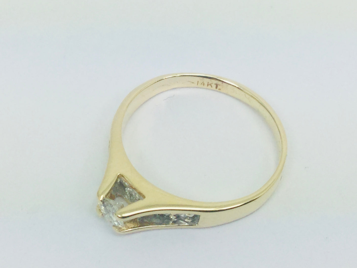 14k Yellow Gold Round Cut 25pt Diamond Solitaire with Accents Ring