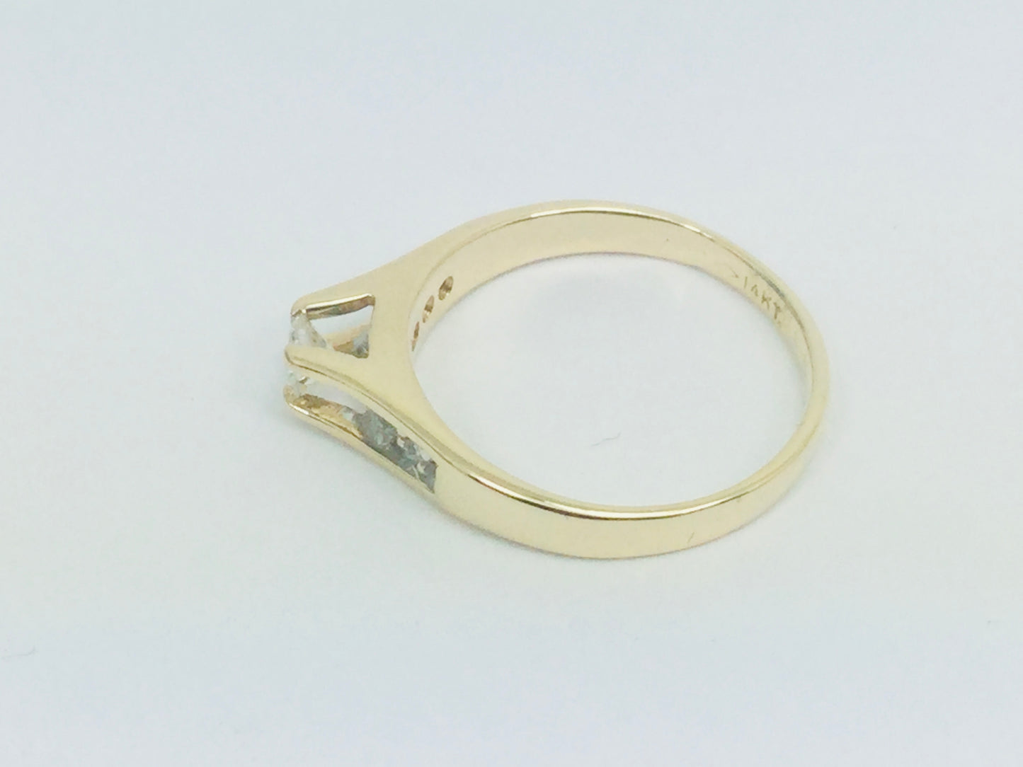 14k Yellow Gold Round Cut 25pt Diamond Solitaire with Accents Ring