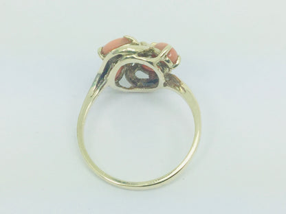 10k Yellow Gold Pear Cut Cabochon Coral Ring
