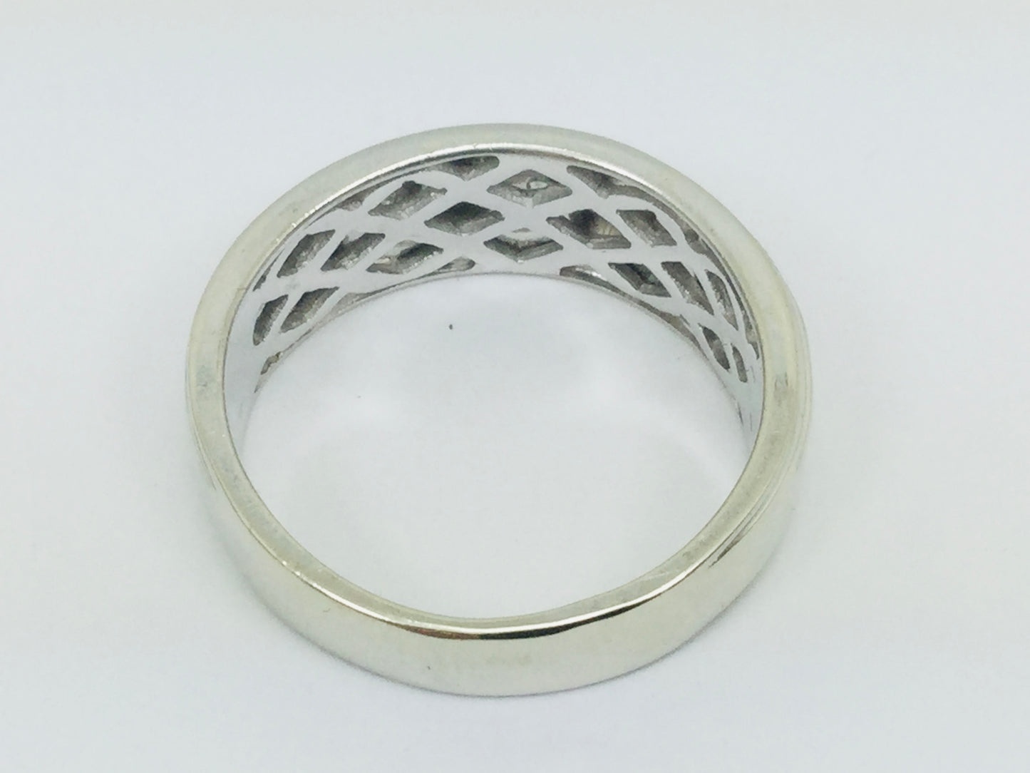 14k White Gold Round Cut 28pt Channel Set Diamond Band Ring