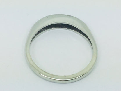 18k White Gold Round Cut 0.05ct Diamond Trinity Ring