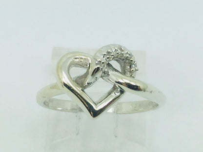 10k White Gold Round Cut 5pt Diamond Heart Ring