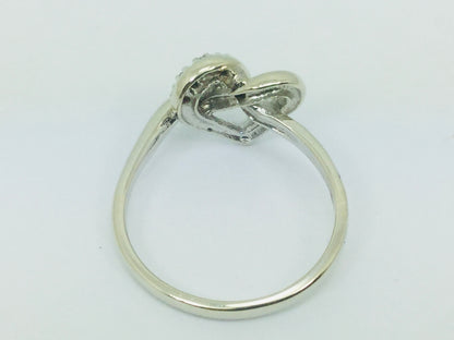 10k White Gold Round Cut 5pt Diamond Heart Ring