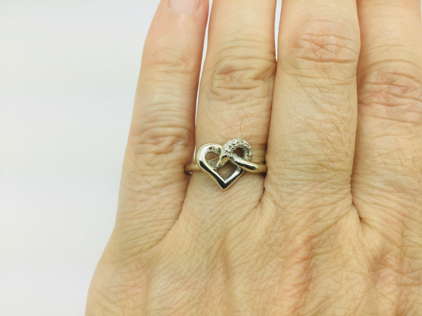 10k White Gold Round Cut 5pt Diamond Heart Ring