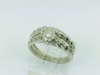 10k White Gold Round Cut 25pt Diamond Illusion Set Engagement Ring & Wedding Band Set