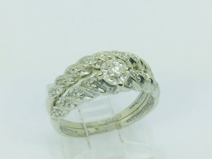 10k White Gold Round Cut 25pt Diamond Illusion Set Engagement Ring & Wedding Band Set
