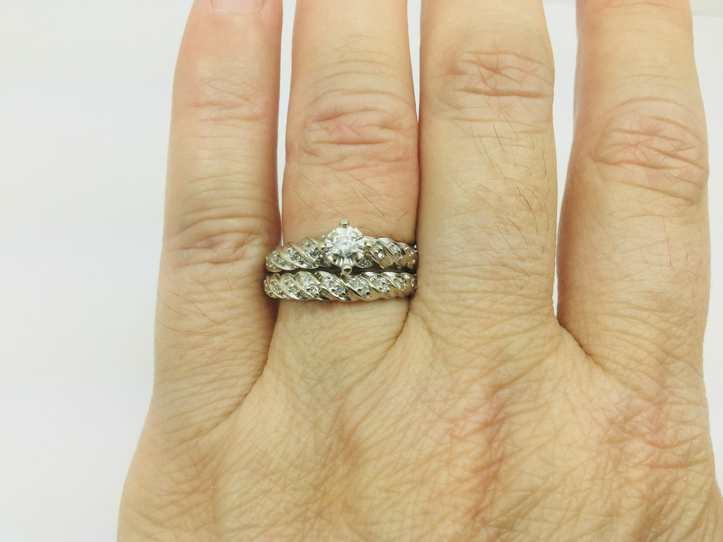 10k White Gold Round Cut 25pt Diamond Illusion Set Engagement Ring & Wedding Band Set