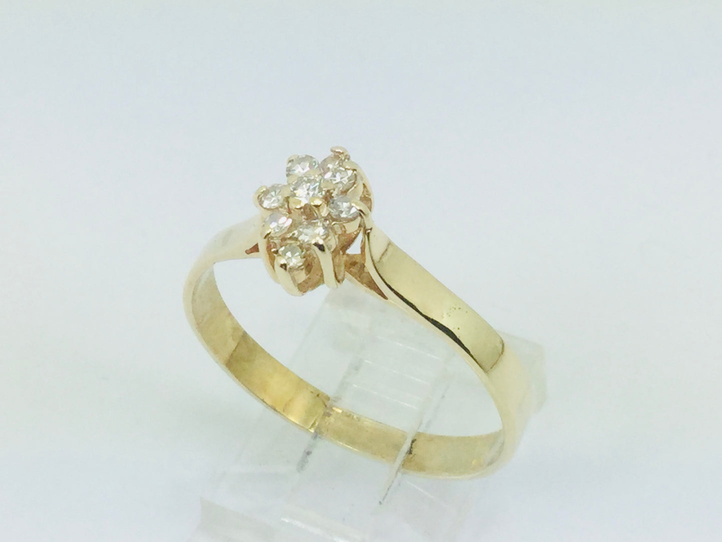 10k Yellow Gold Round Cut 18pt Diamond Cluster Ring