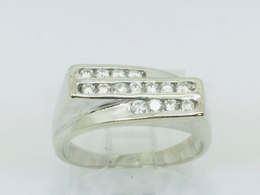 18k White Gold Round Cut 30pt Diamond Channel Set Ring