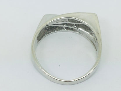 18k White Gold Round Cut 30pt Diamond Channel Set Ring