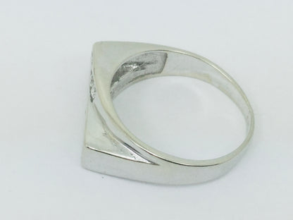 18k White Gold Round Cut 30pt Diamond Channel Set Ring