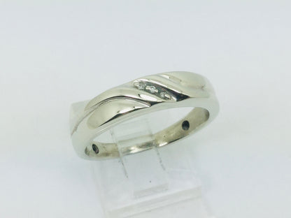 10k White Gold Round Cut 1.5pt Diamond Row Set Ring