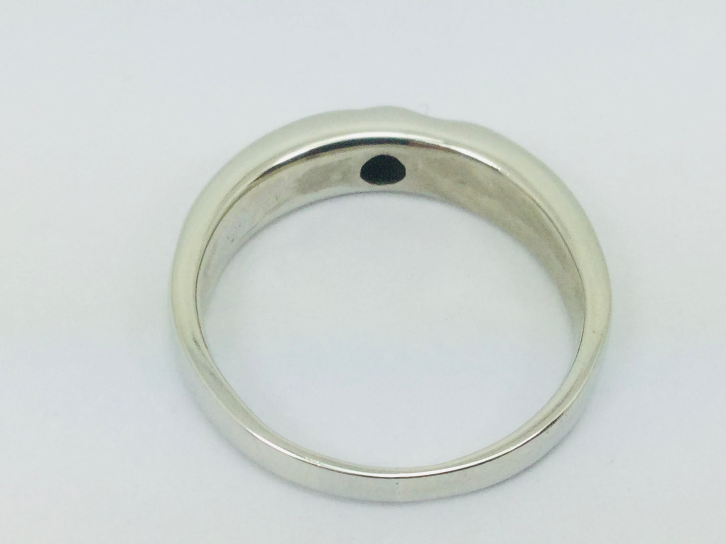 10k White Gold Round Cut 1.5pt Diamond Row Set Ring
