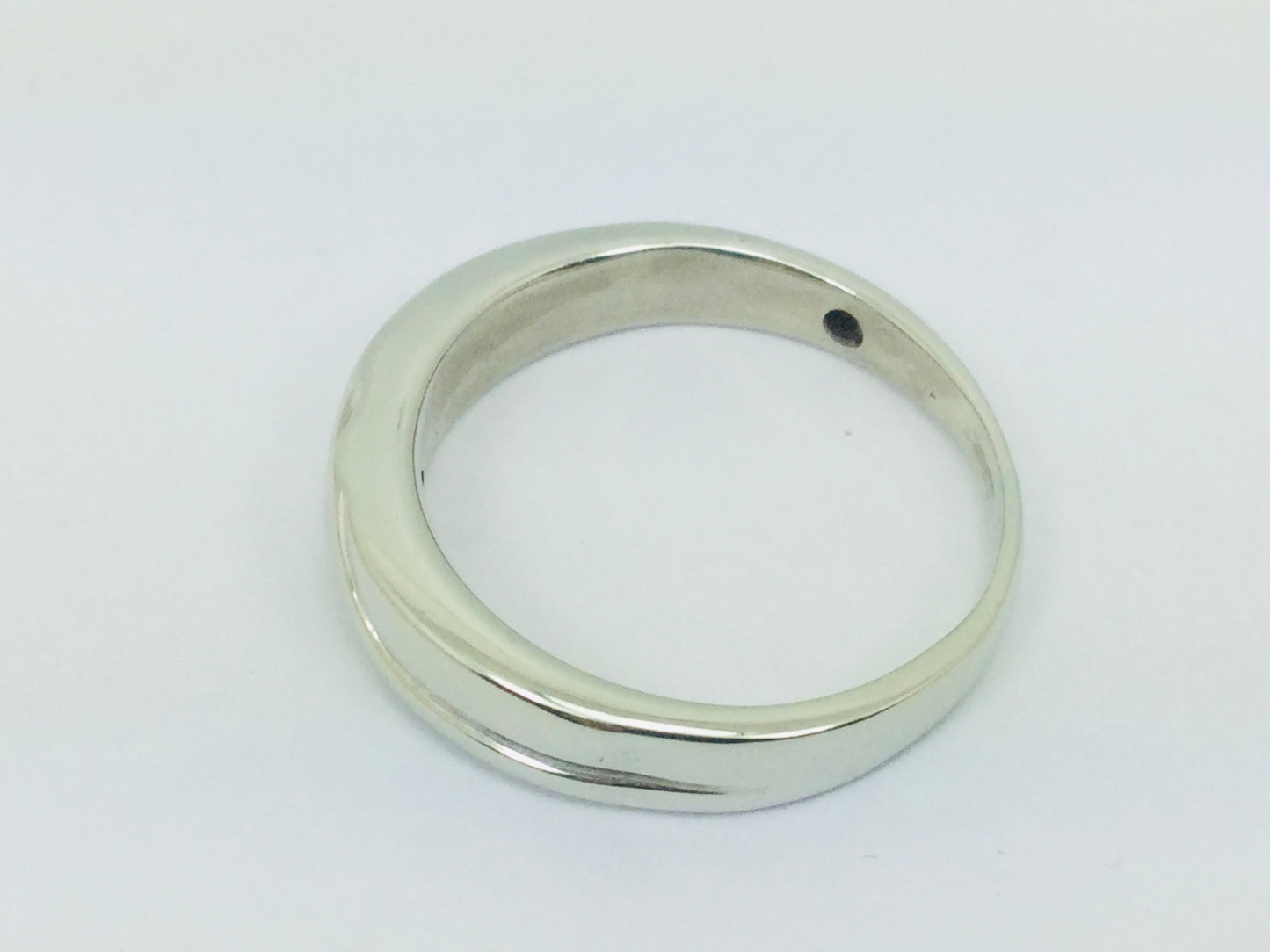 10k White Gold Round Cut 1.5pt Diamond Row Set Ring