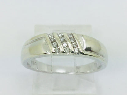 14k White Gold Round Cut 0.6ct Diamond Row Set Ring