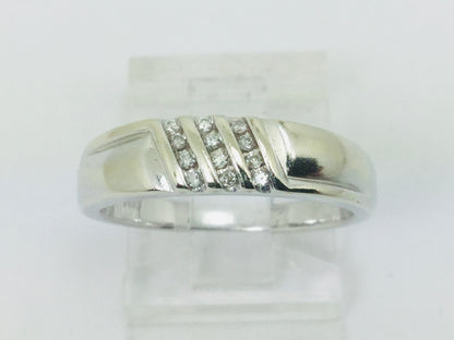 14k White Gold Round Cut 0.6ct Diamond Row Set Ring