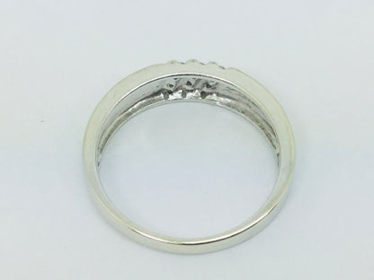 14k White Gold Round Cut 0.6ct Diamond Row Set Ring