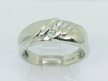10k White Gold Round Cut 7.5pt Diamond Channel Set Ring