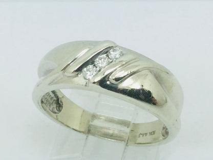 10k White Gold Round Cut 7.5pt Diamond Channel Set Ring