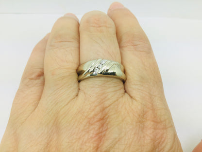 10k White Gold Round Cut 7.5pt Diamond Channel Set Ring