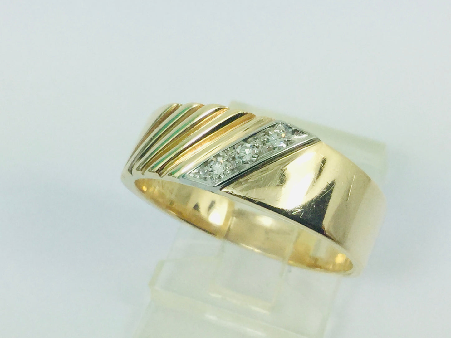 14k Yellow & White Gold Round Cut 6pt Diamond Row Set Ring