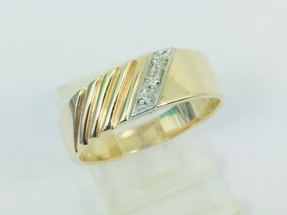 14k Yellow & White Gold Round Cut 6pt Diamond Row Set Ring