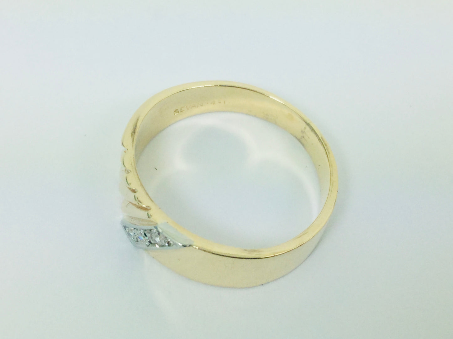14k Yellow & White Gold Round Cut 6pt Diamond Row Set Ring