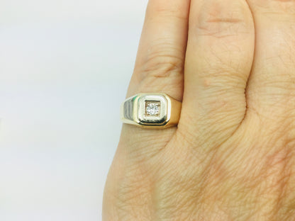 10k Yellow and White Gold Round Cut 10pt Diamond Solitaire Ring