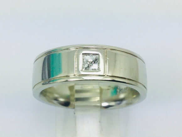 14k White Gold Princess Cut 15pt Diamond Solitaire Ring