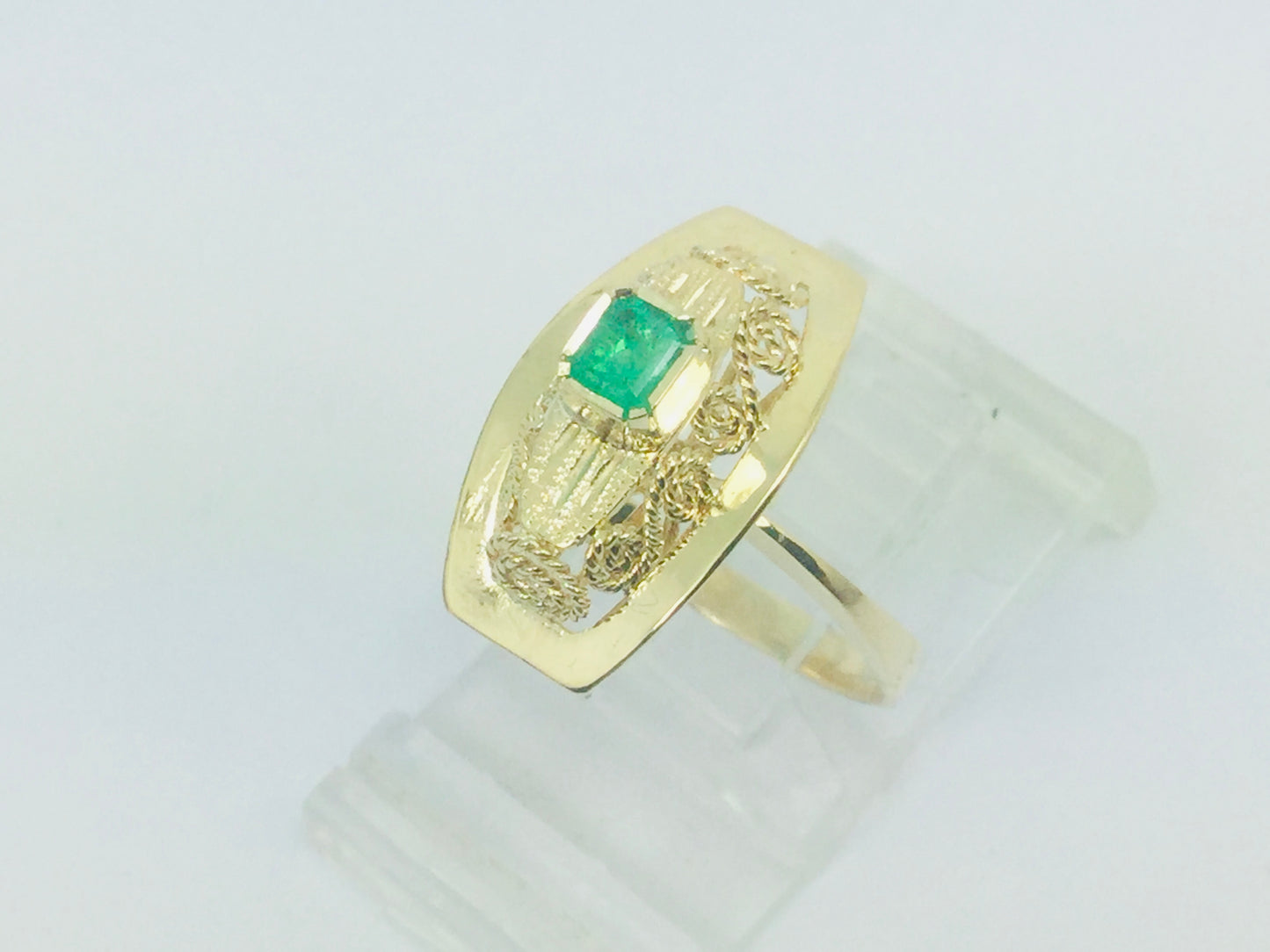 18k Yellow Gold Emerald Cut 20pt Emerald May Birthstone Ring