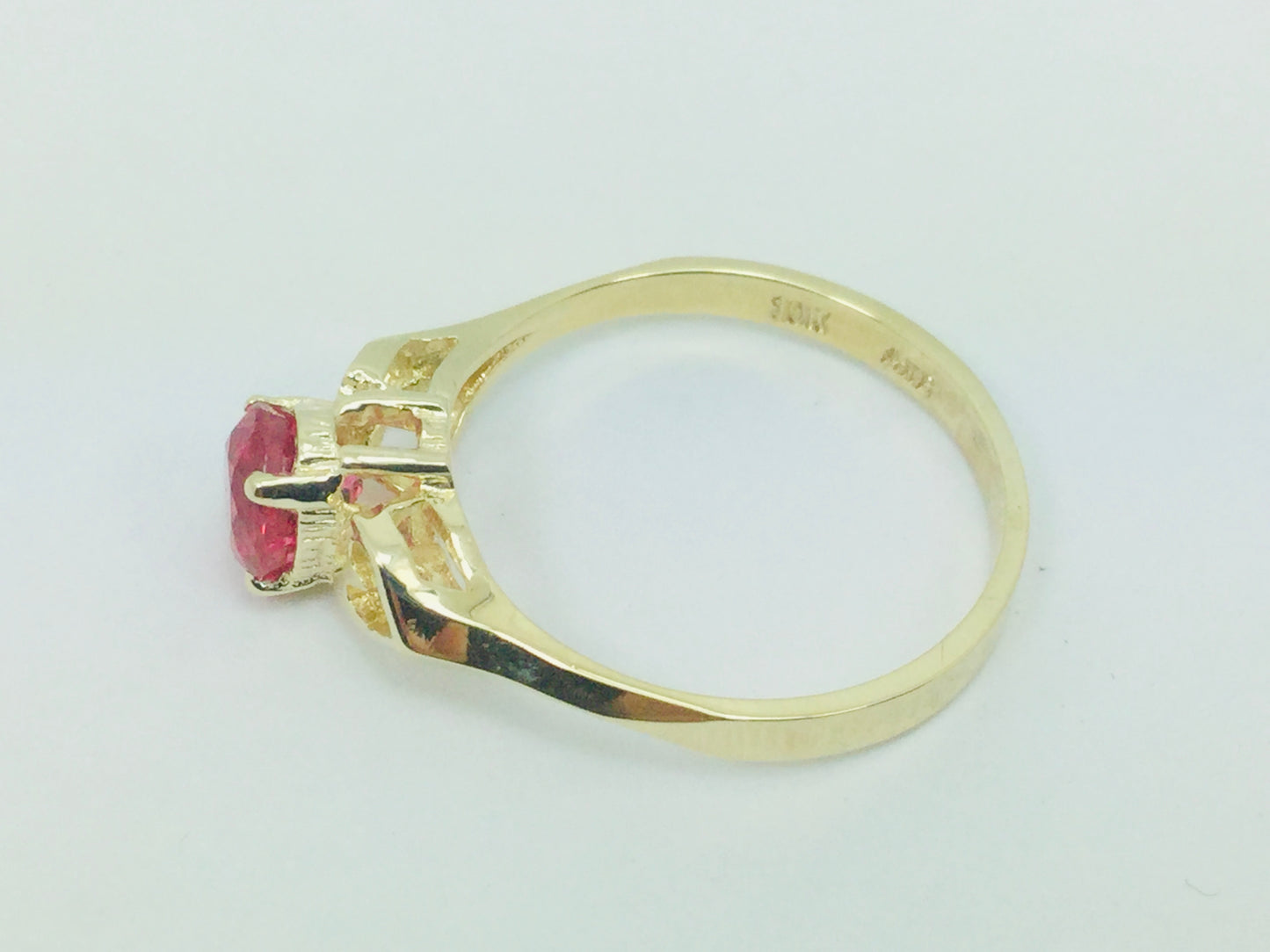 10k Yellow Gold Oval Cut .92ct Red Spinel Solitaire & Hearts Ring