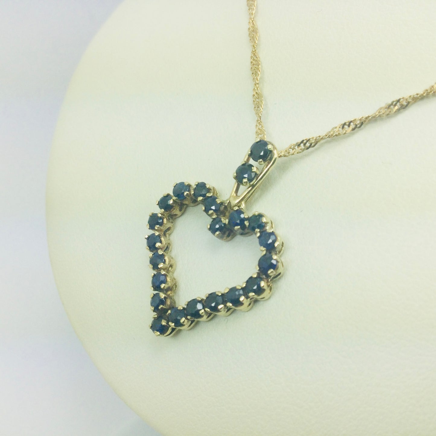 14k Yellow Gold Round Cut 1.32ct Sapphire Heart Pendent & Twisted Link Necklace
