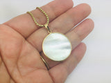 19k Yellow Gold Round Cut Mother of Pearl Pendent & 'S' Link Necklace