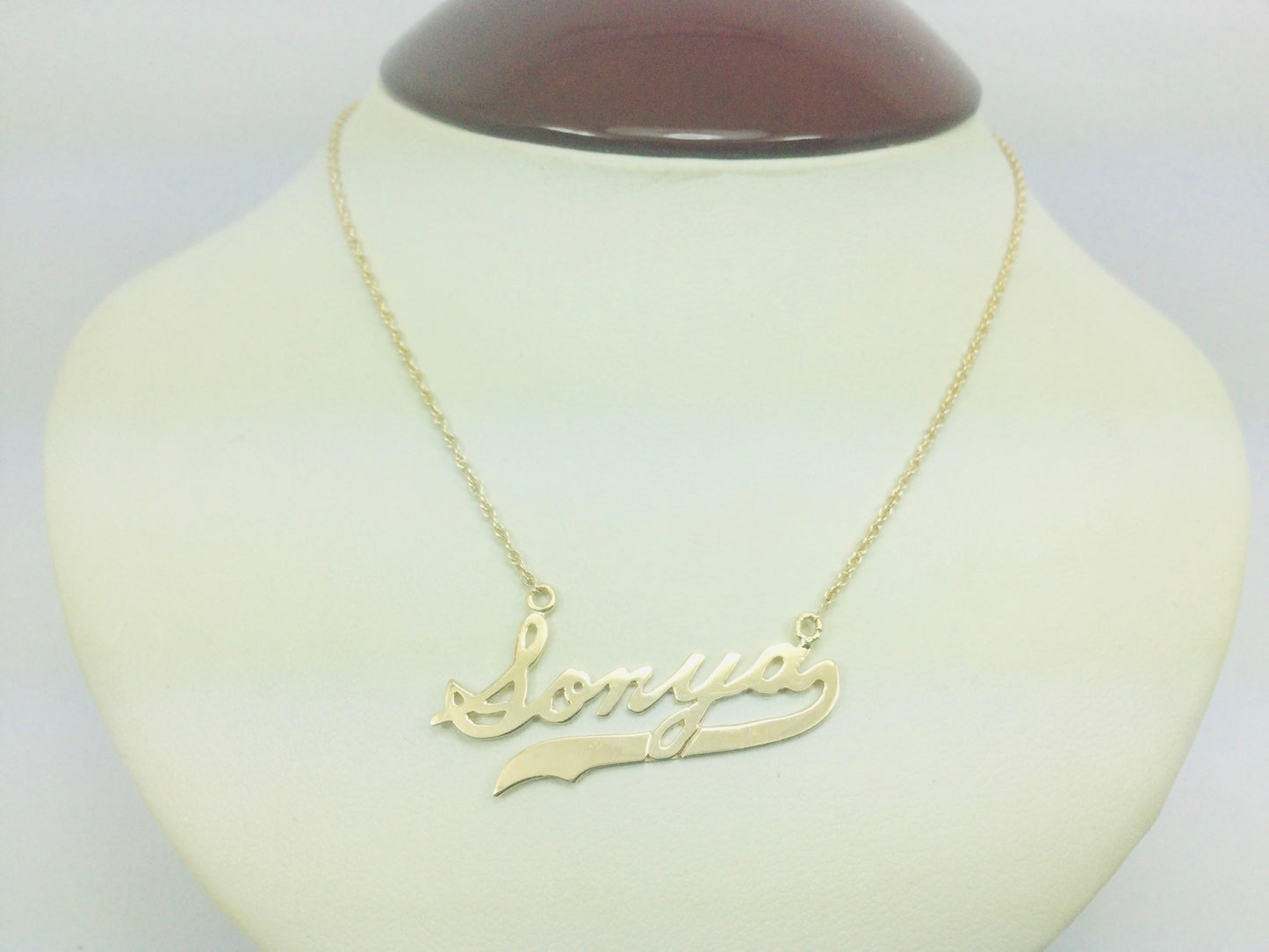 14k Yellow Gold 'Sonya' Cursive Name Necklace