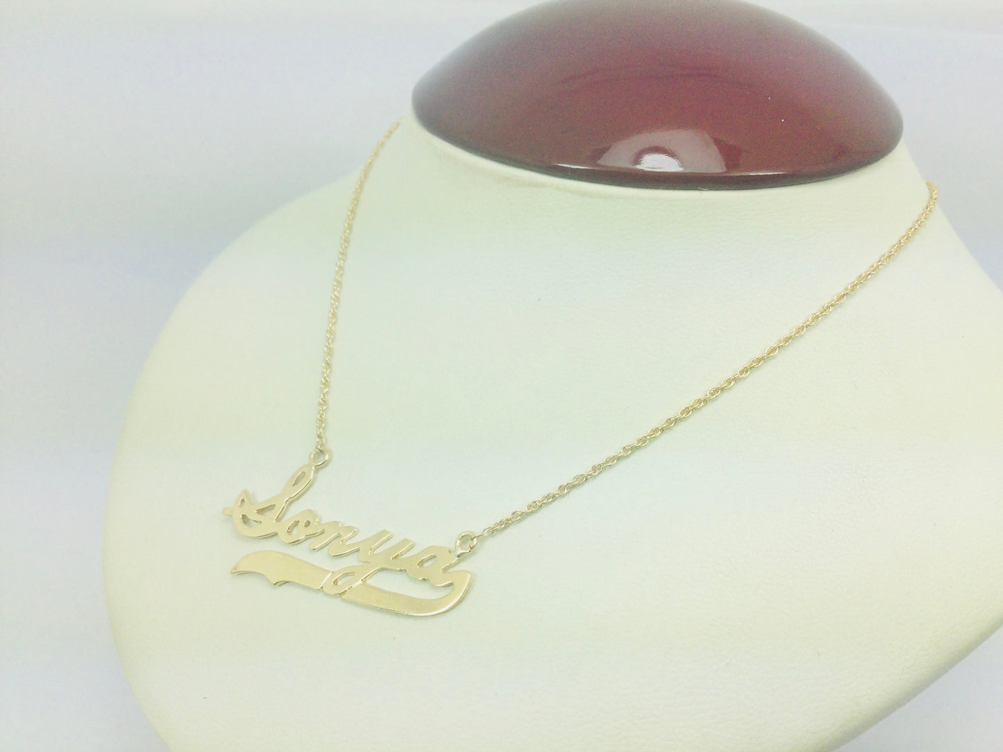 14k Yellow Gold 'Sonya' Cursive Name Necklace
