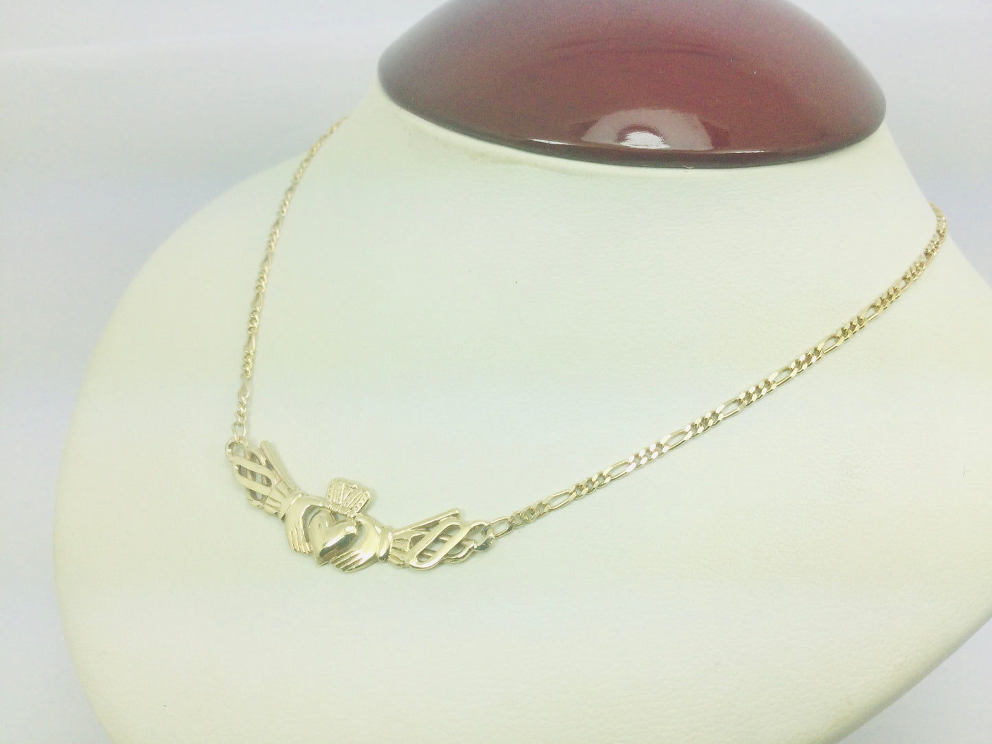 9k Yellow Gold Claddagh Irish Necklace