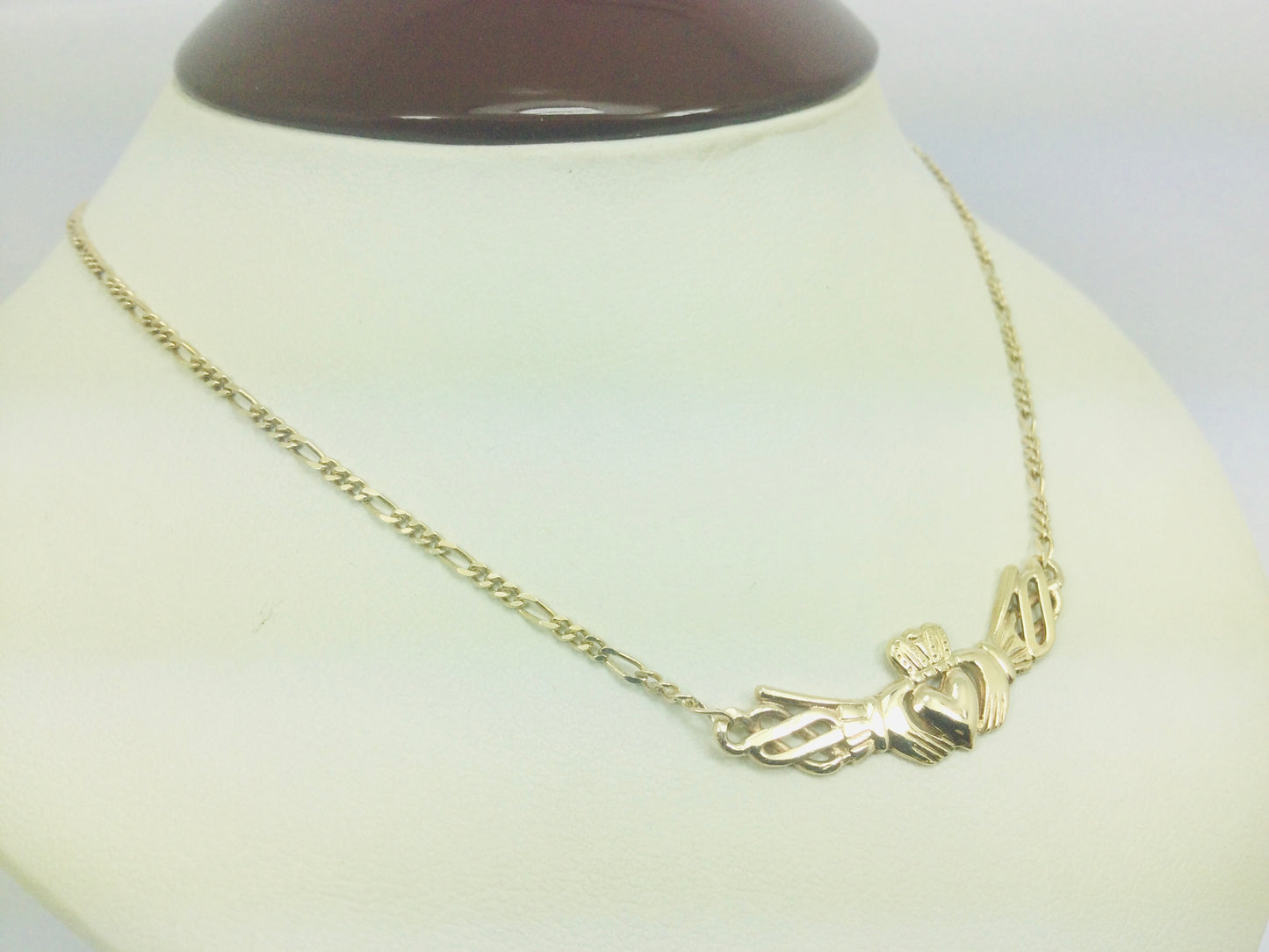 9k Yellow Gold Claddagh Irish Necklace