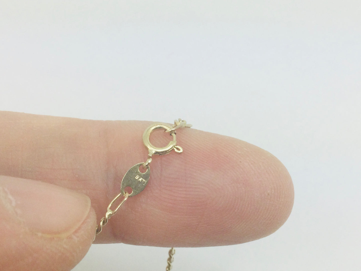 9k Yellow Gold Claddagh Irish Necklace