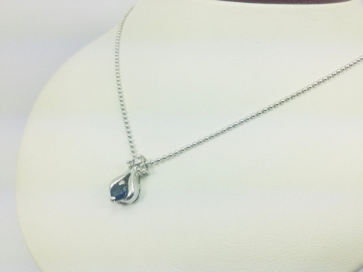 Platinum Round Cut 25pt Sapphire & Diamond Pendent and 14k White Gold Chain